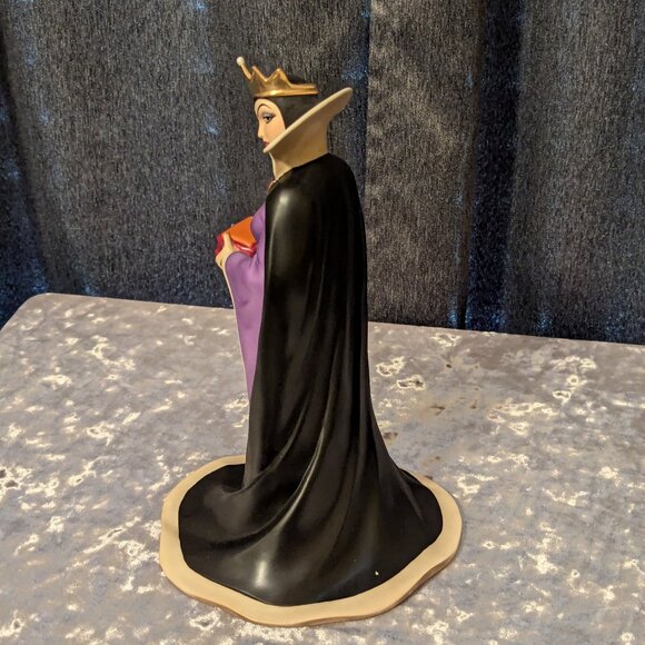 WDCC "Bring Back Her Heart ..." Evil Queen from Snow White with COA and Box - Picture 9 of 13